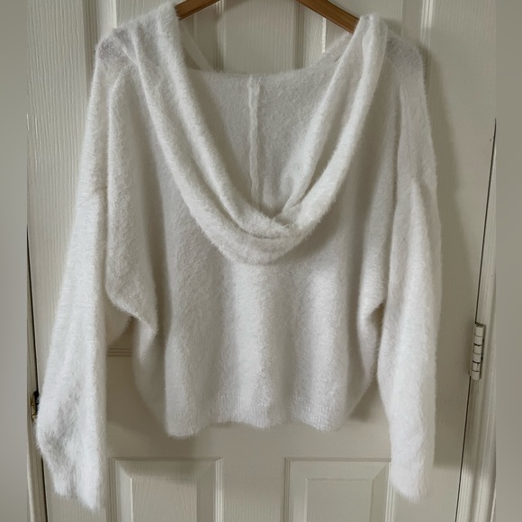 Anthropologie Pilcro NWT 🆕 white fuzzy hooded sweater, 1X - Picture 7 of 12